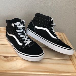 Vans Kids Old Skool high tops! Size 5.